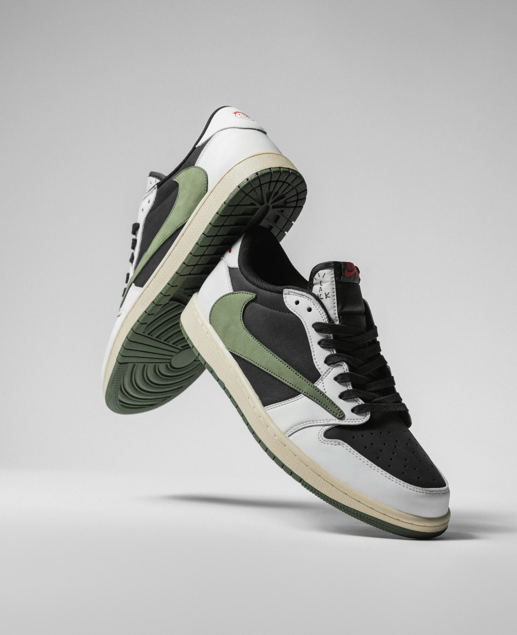 p1 Travis Scott x Air Jordan 1 Low