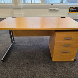 Used Office Desk With Lockable 3 Drawer Pedestal – Secure Storage Workspace 🚚